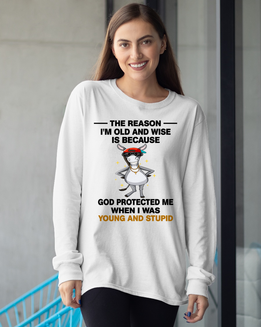 WOMAN SHIRT – Old And Wise Because God Protected Me – Birthday Gift Idea (SKU2604-325-00)