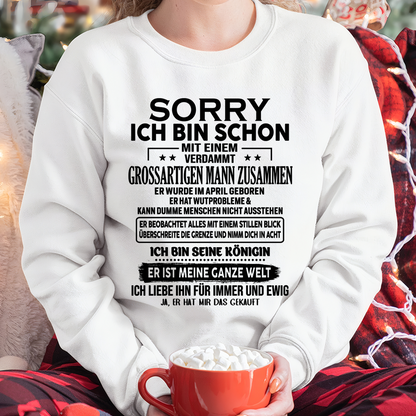 APRIL TOLLER MANN T-SHIRT – Ich Bin Schon Mit Einem Verdammt Großartigen Mann Zusammen – Lustiges Geschenk Für Frauen (SKU2605-387-04)