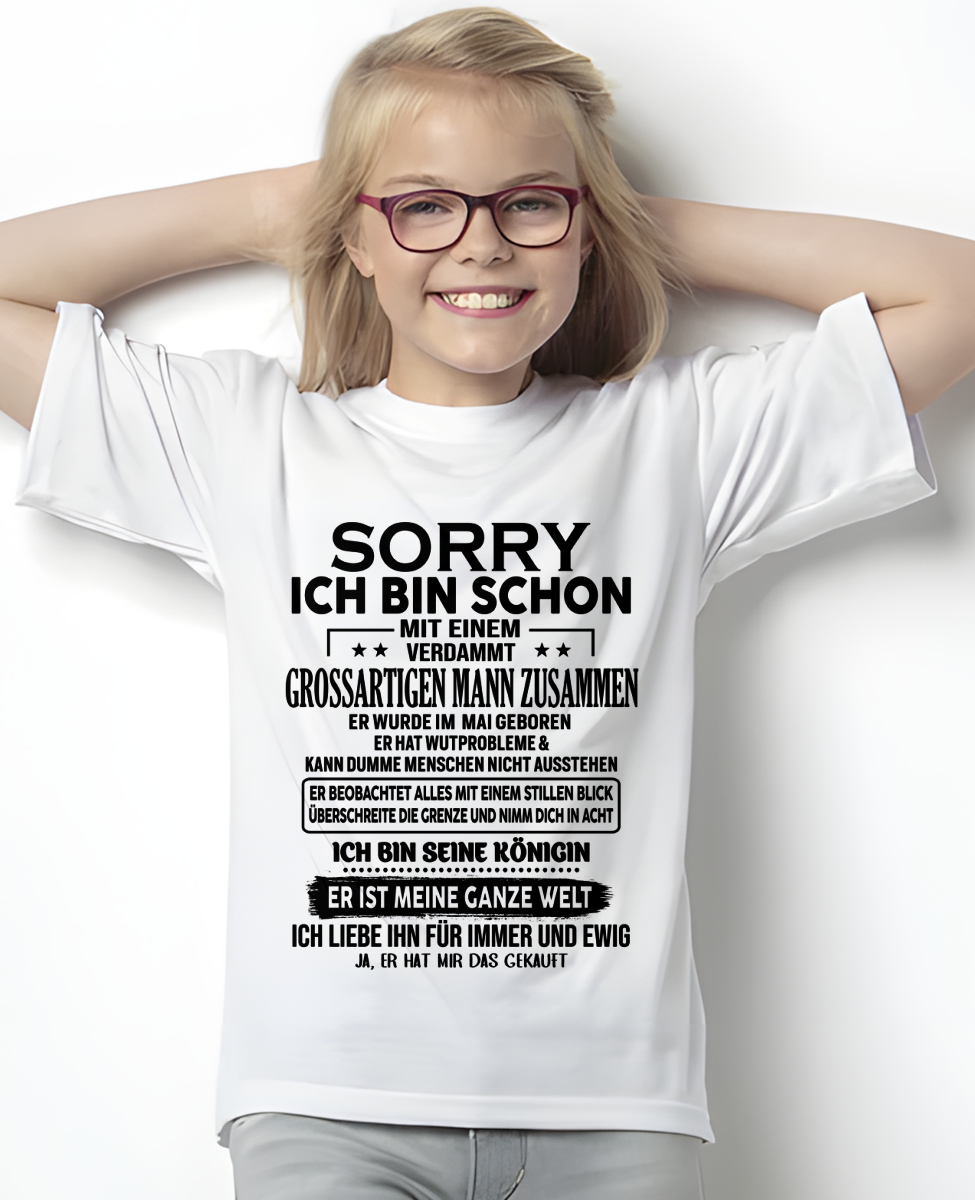 MAI TOLLER MANN T-SHIRT – Ich Bin Schon Mit Einem Verdammt Großartigen Mann Zusammen – Lustiges Geschenk Für Frauen (SKU2605-387-05)