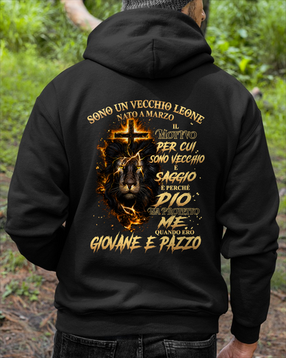 MARZO VECCHIO LEONE MAGLIETTA – Dio Ha Protetto Me Quando Ero Giovane E Pazzo – Idea Regalo Compleanno (SKU2605-321-03)