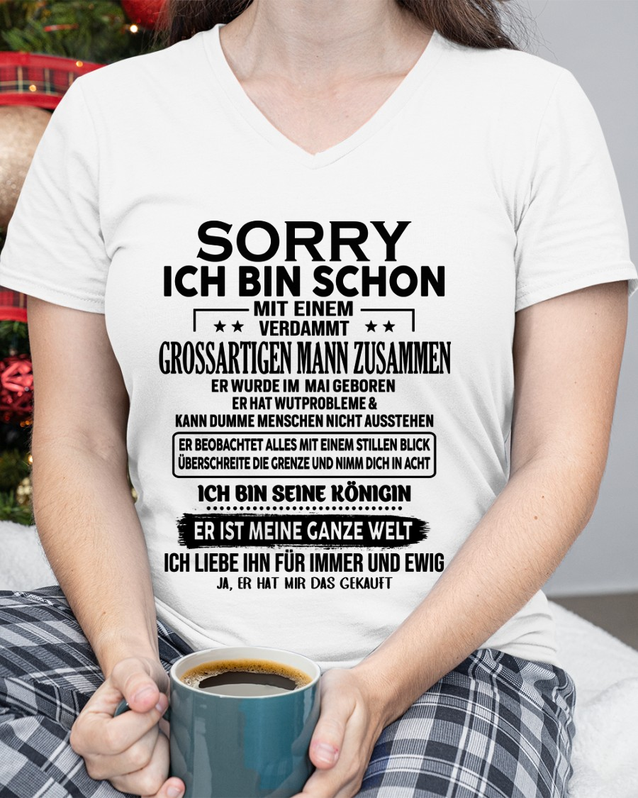 MAI TOLLER MANN T-SHIRT – Ich Bin Schon Mit Einem Verdammt Großartigen Mann Zusammen – Lustiges Geschenk Für Frauen (SKU2605-387-05)